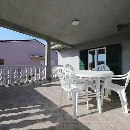 Anamarija Apartmán *